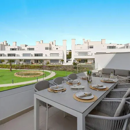 Acqua Gardens Cancelada - Pool, Gym And Co-working, Walk To Apartmán *