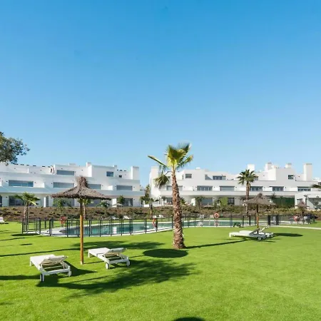 Acqua Gardens Cancelada - Pool, Gym And Co-working, Walk To Apartmán