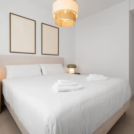 Apartmán Acqua Gardens Cancelada - Pool, Gym And Co-working, Walk To