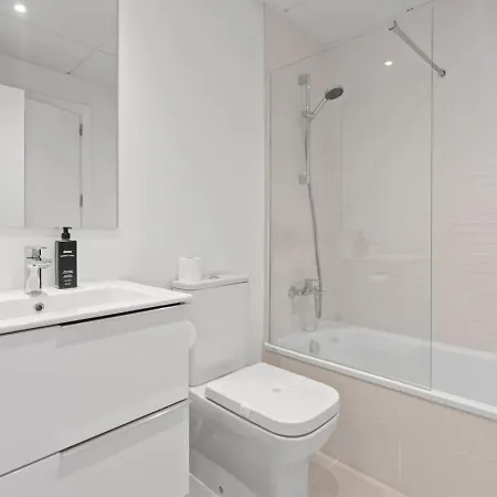 Apartmán Acqua Gardens Cancelada - Pool, Gym And Co-working, Walk To *